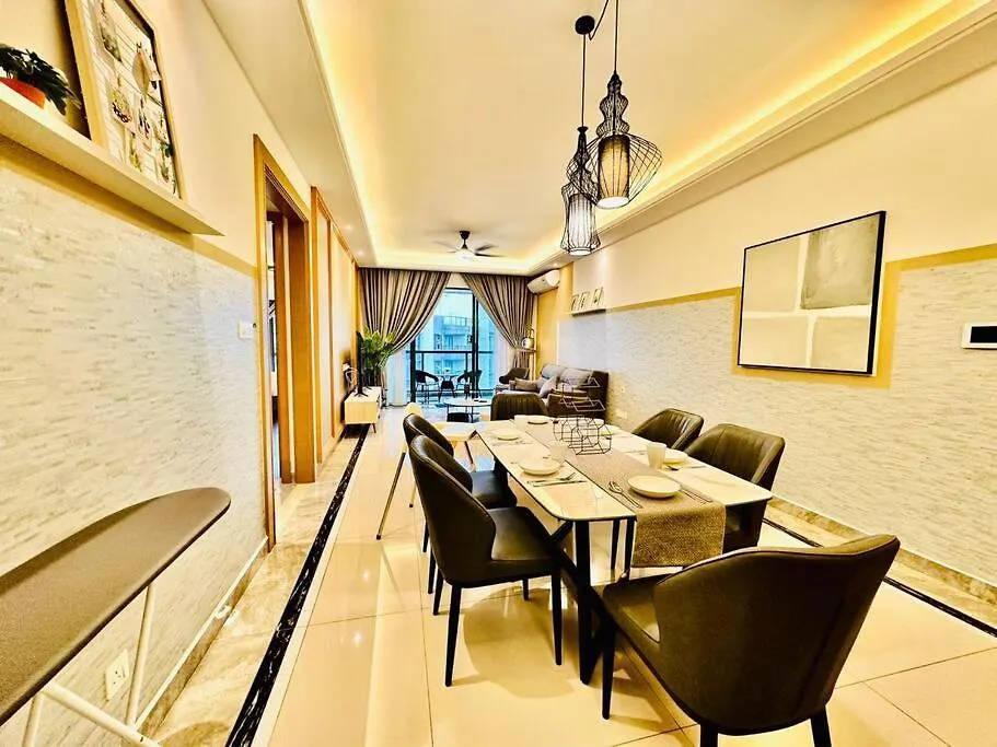 Apartment R&F Classic Design Suites @35F 3Br 11Pax Johor Bahru