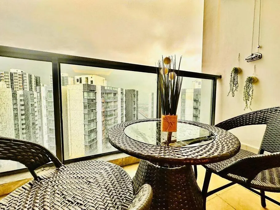 R&F Classic Design Suites @35F 3Br 11Pax Johor Bahru